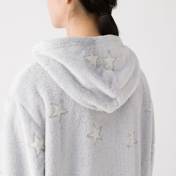 すっぽり収納 フード付き着る毛布 ミドル丈(NウォームSP スター) 12枚目画像