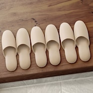 スリッパ(レザー風)