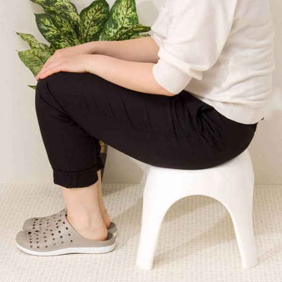裏面も洗いやすい 抗菌風呂いす ブロウ 高さ25cm(ホワイト) 9枚目画像