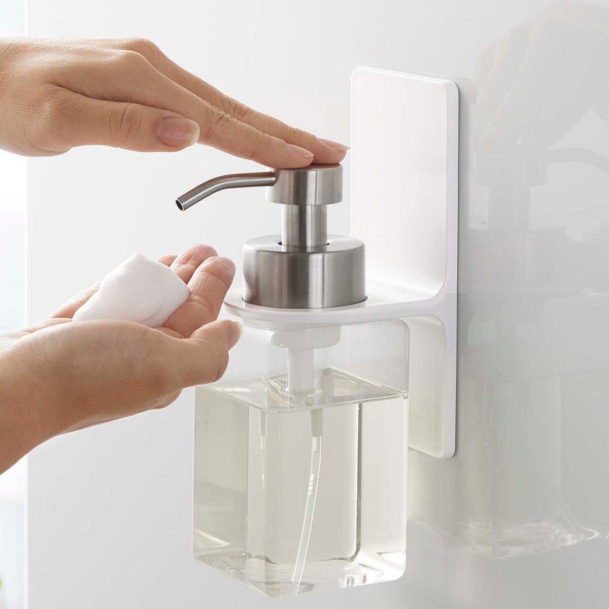 マグネットディスペンサーホルダー 泡タイプ(ホワイト) | ニトリネット