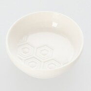 絵柄が浮き出る醤油皿(亀甲)