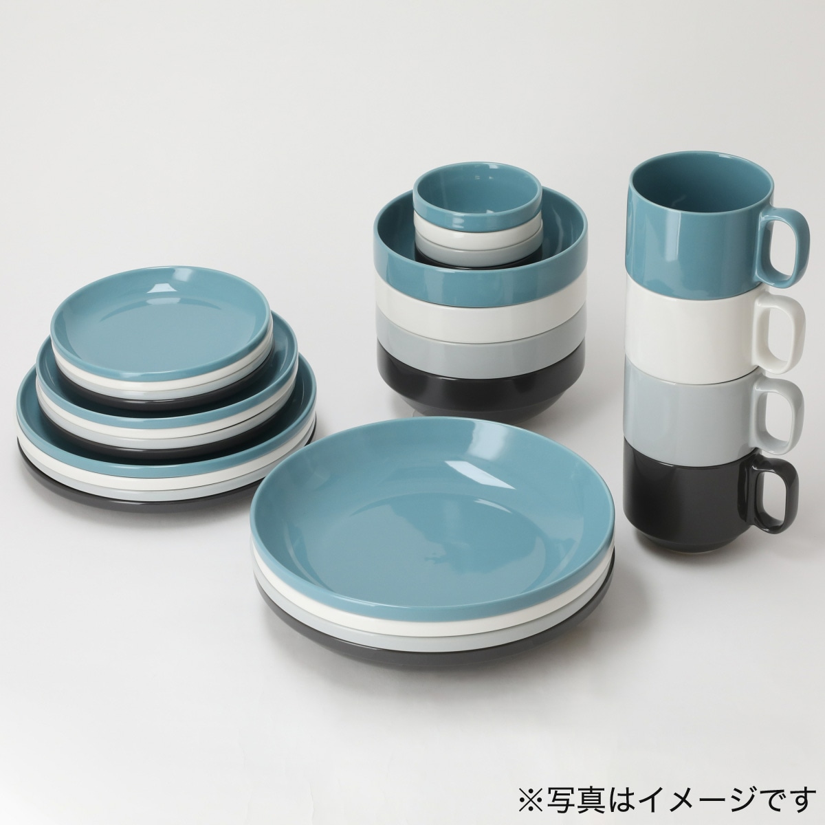 綺麗にスタッキングできるお皿 DAY Valueシリーズ ライトグレー