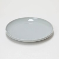 綺麗にスタッキングできるお皿 18cm(DAY Value ライトグレー)
