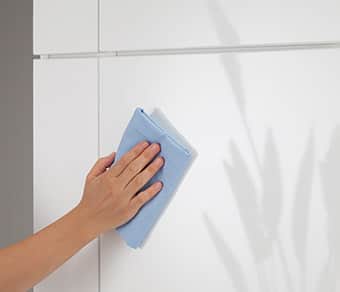 4. お手入れラクラク扉