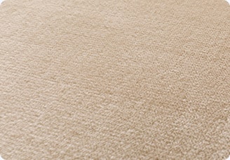 厚さ約10mmなので、床に敷いた際に段差が少なく、収納時もコンパクトに。
