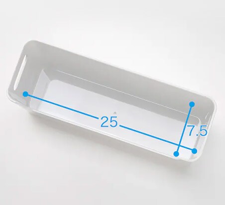 その中でも、特におすすめなのがSサイズです。内寸が約25cm×7.5cmで小物を立てるのにピッタリのサイズです。