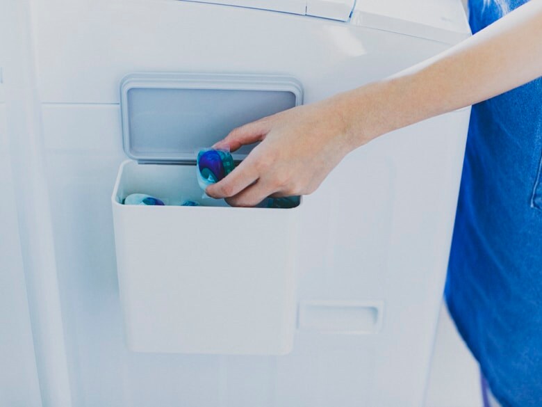 マグネットタイプの洗剤ストッカー