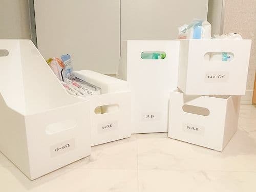 収納ボックスを用意、モノ別に仕分ける