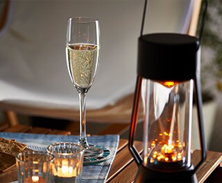 ゆったりリラックス気分でスパークリングワインで乾杯。