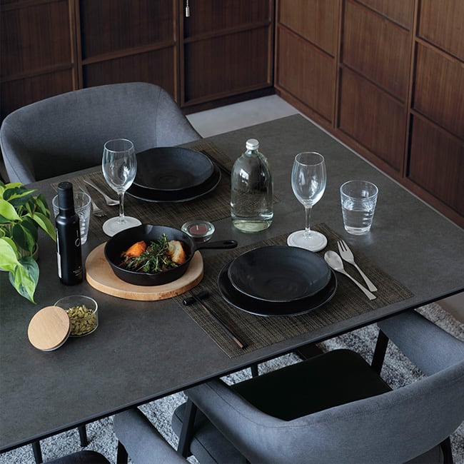 美しい佇まいと快適な使い心地。 Dining room 02