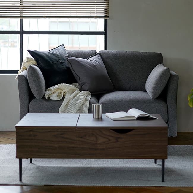 1台2役の家具で、オンオフを切り替え。 Living room 02