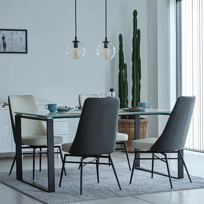 掃除がしやすい家具で、楽にキレイに Dining room 01