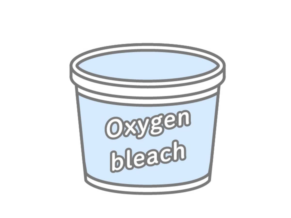 酸素系漂白剤は、漂白効果があることはもちろん、除菌や消臭効果も高いので通常の洗濯では落としきれない臭いも落とすことができます