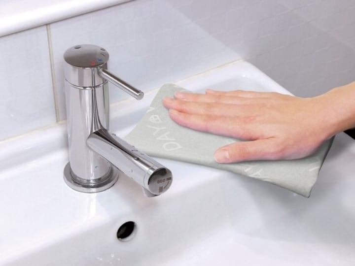 洗面台は、特に汚れが目立ちやすい箇所なので、こまめに水気をとりたいところですが、なかなか面倒ですよね