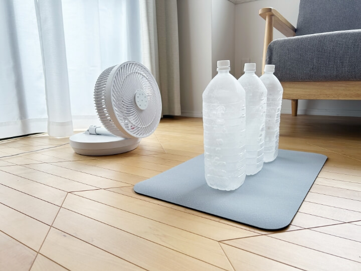 氷を置いて冷気をつくる