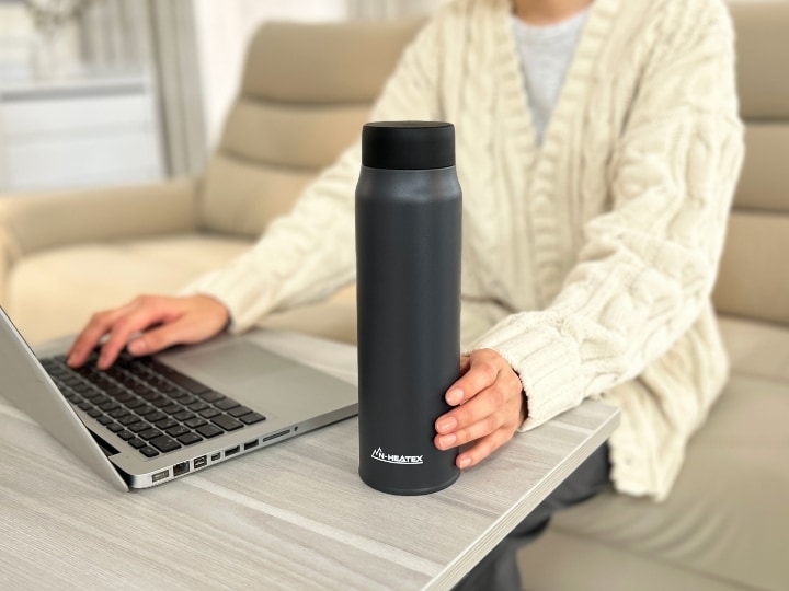 デスクに置いてあるＮ-HEATEX