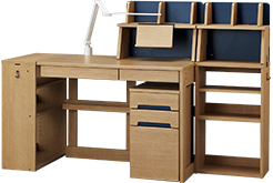 本棚と天板をフラットに組み合わせて広