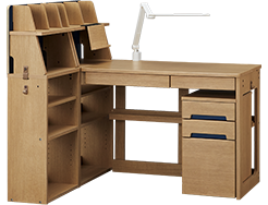 教科書など棚の物が取り出しやすい