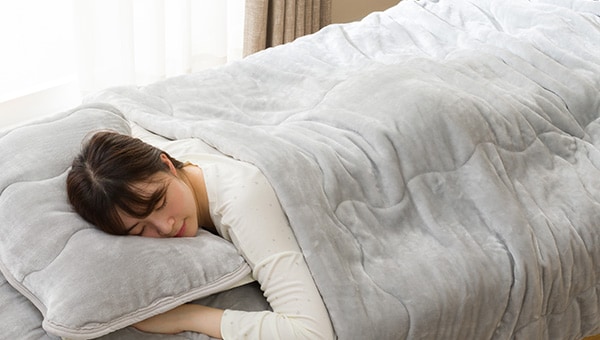 ダブル吸湿発熱とダブル蓄熱効果でＮウォーム史上1番あたたかい