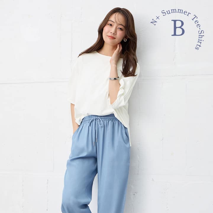 汗じみ防止UVカットボリューム袖Tシャツを着た女性の画像